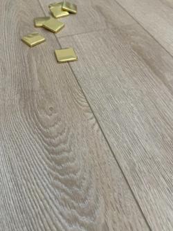 Дуб Беринг AQ-17