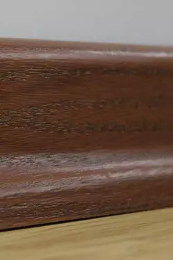 PW Skirting Дуб Коньячный Лак 15*95