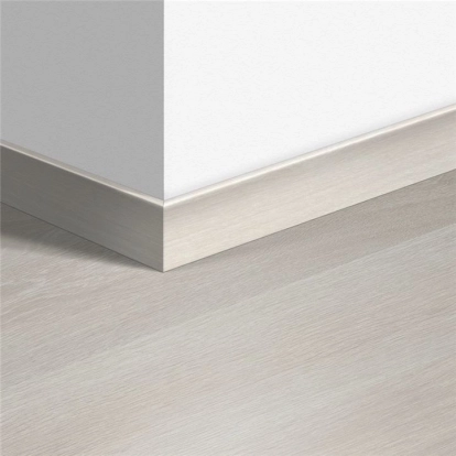 Изображение Плинтус Quick Step Дуб итальянский светло-серый QSSK03573 