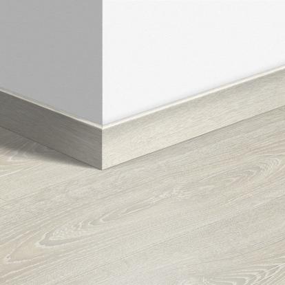 Изображение Плинтус Quick Step Дуб фантазийный белый QSSK03559 